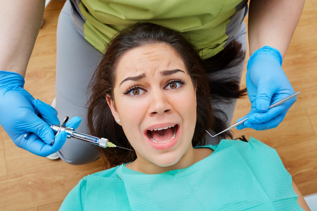 Les efforts des cabinets dentaires pour atténuer l’angoisse des patients.